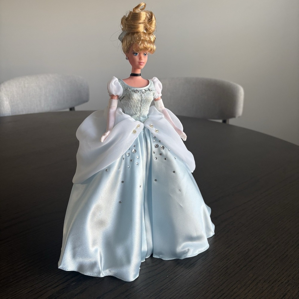 1998 Limited Edition Cinderella‎ Barbie Doll Collectible. OriginalVintageRare